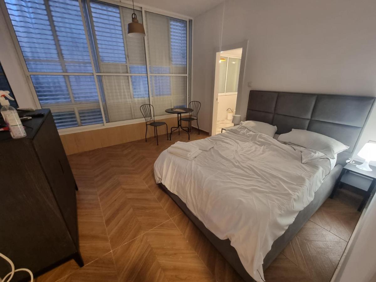 Appartamento הברון Baron Rishon Leziyyon Esterno foto